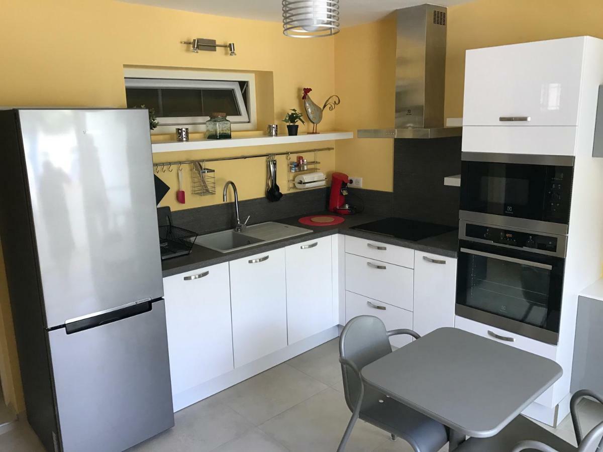 Appartement En Bord De Mer Saintes-Maries-de-la-Mer Exterior photo